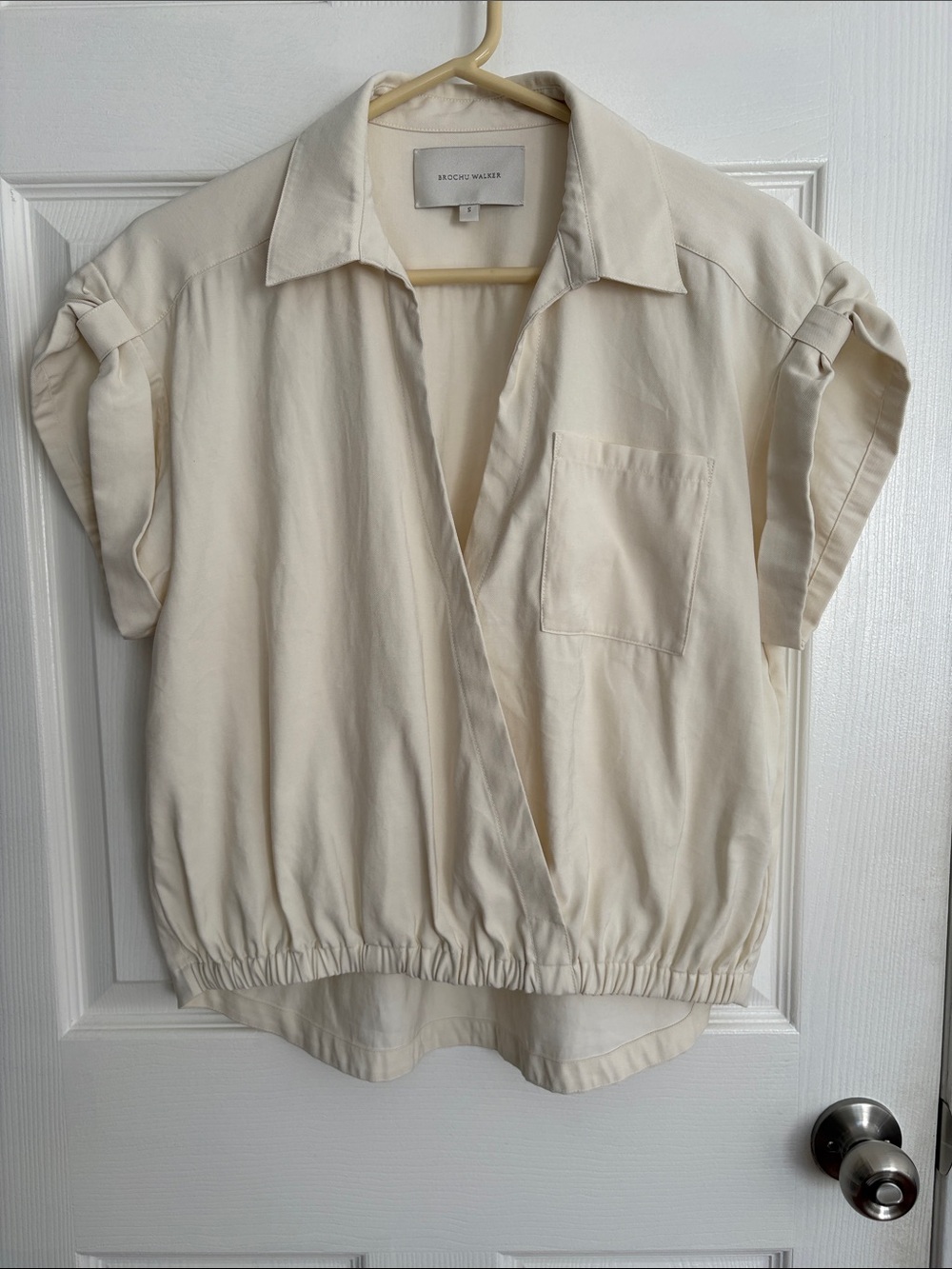 Brochu Walker Ivory Short Sleeve Button-Front Blouson Top
